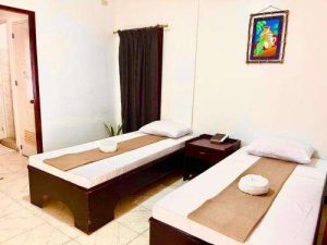 Deluxe twin room (7)