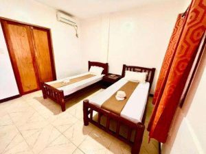 Standard twin room (2)